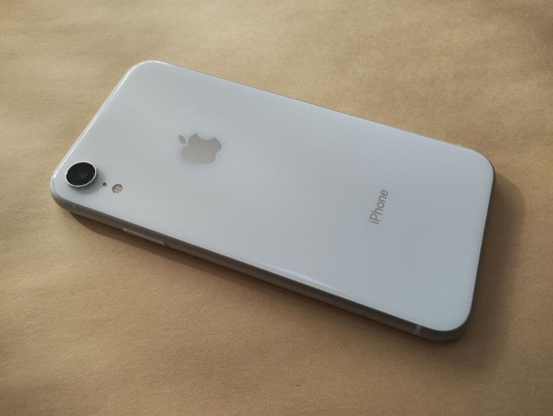 Apple iPhone XR ホワイト 128GB 　バッテリー残量89%