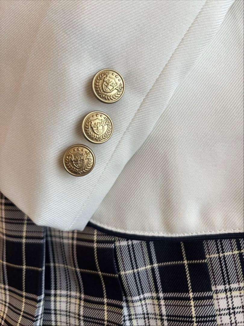 極美品repipiarmario卒服Mフォーマルセット卒業式レピピ卒服ブラウス付