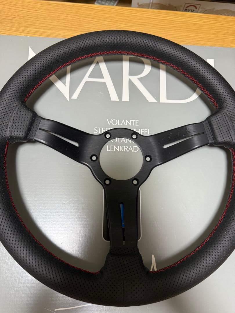 ナルディ　ステアリング　32パイ