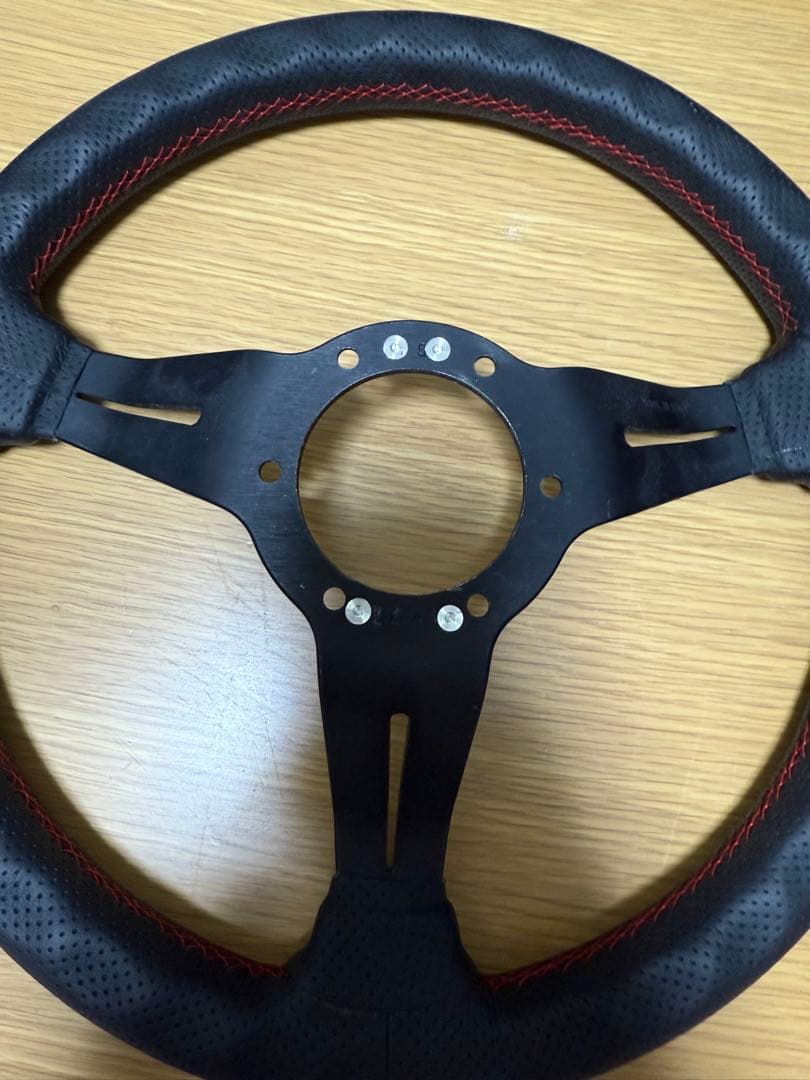 ナルディ　ステアリング　32パイ