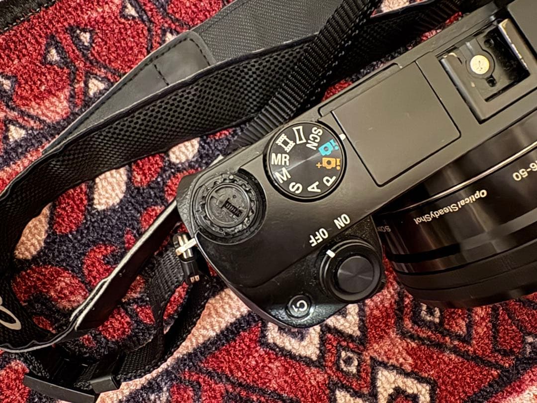 SONY α6000 ミラーレス一眼 E 16-50mm 一部破損あり