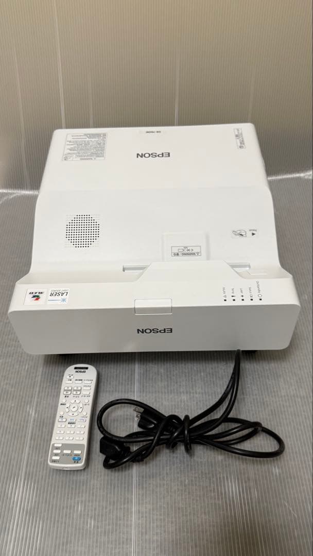 EPSON EB-760Wプロジェクター本体