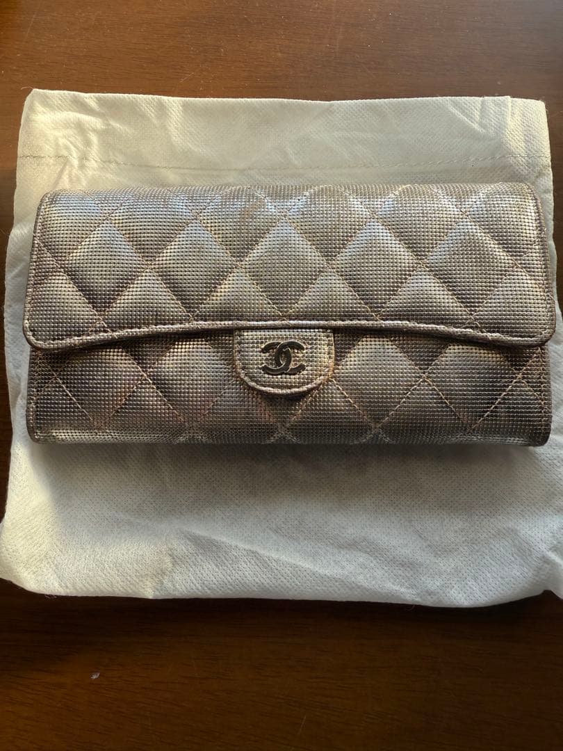 Chanel ピンクシルバー キルティング 長財布