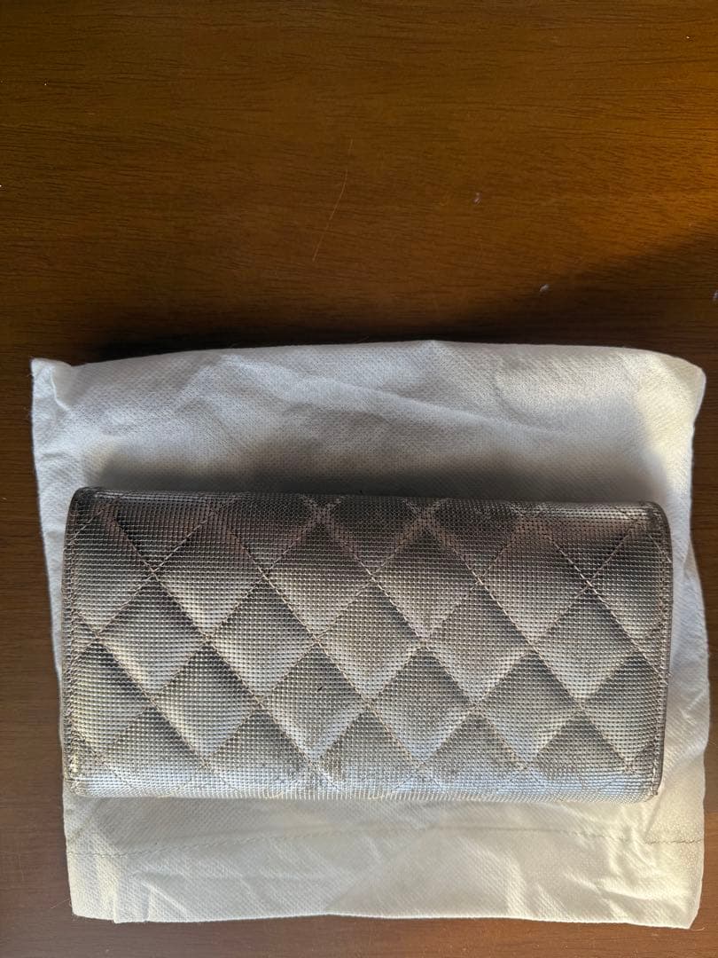 Chanel ピンクシルバー キルティング 長財布