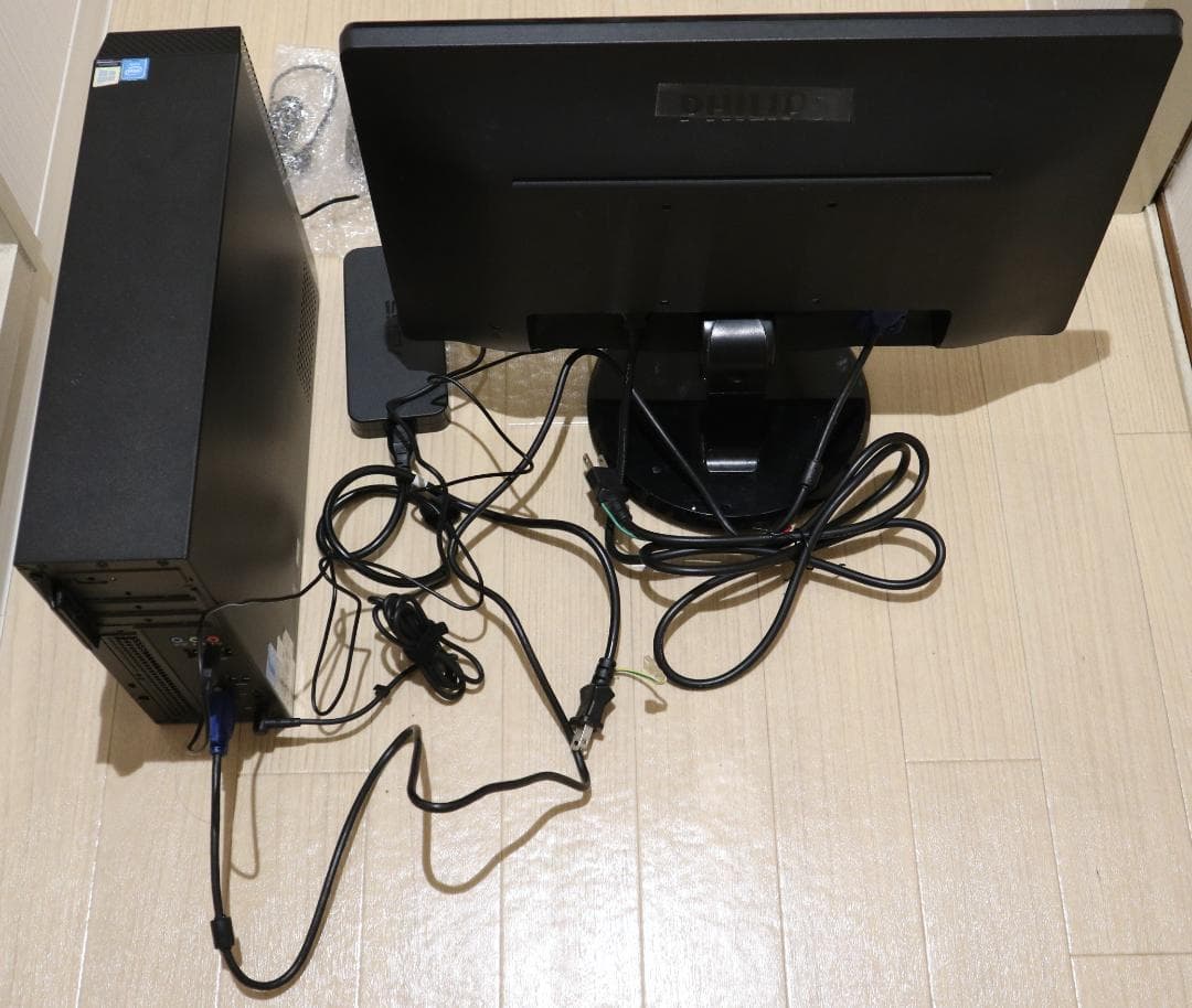 ASUSパソコンD320SF & フィリップスディスプレイセット（中古）