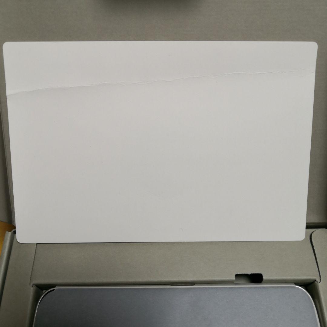 新品未使用　らくらくスマートフォン F-53E 本体