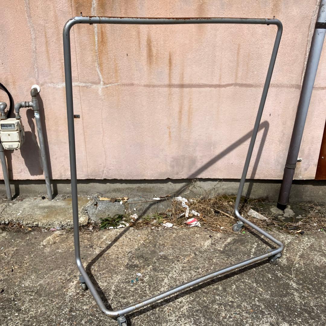 インダストリアル アイアン 鉄製 キャスター付き ハンガーラック 衣類掛け