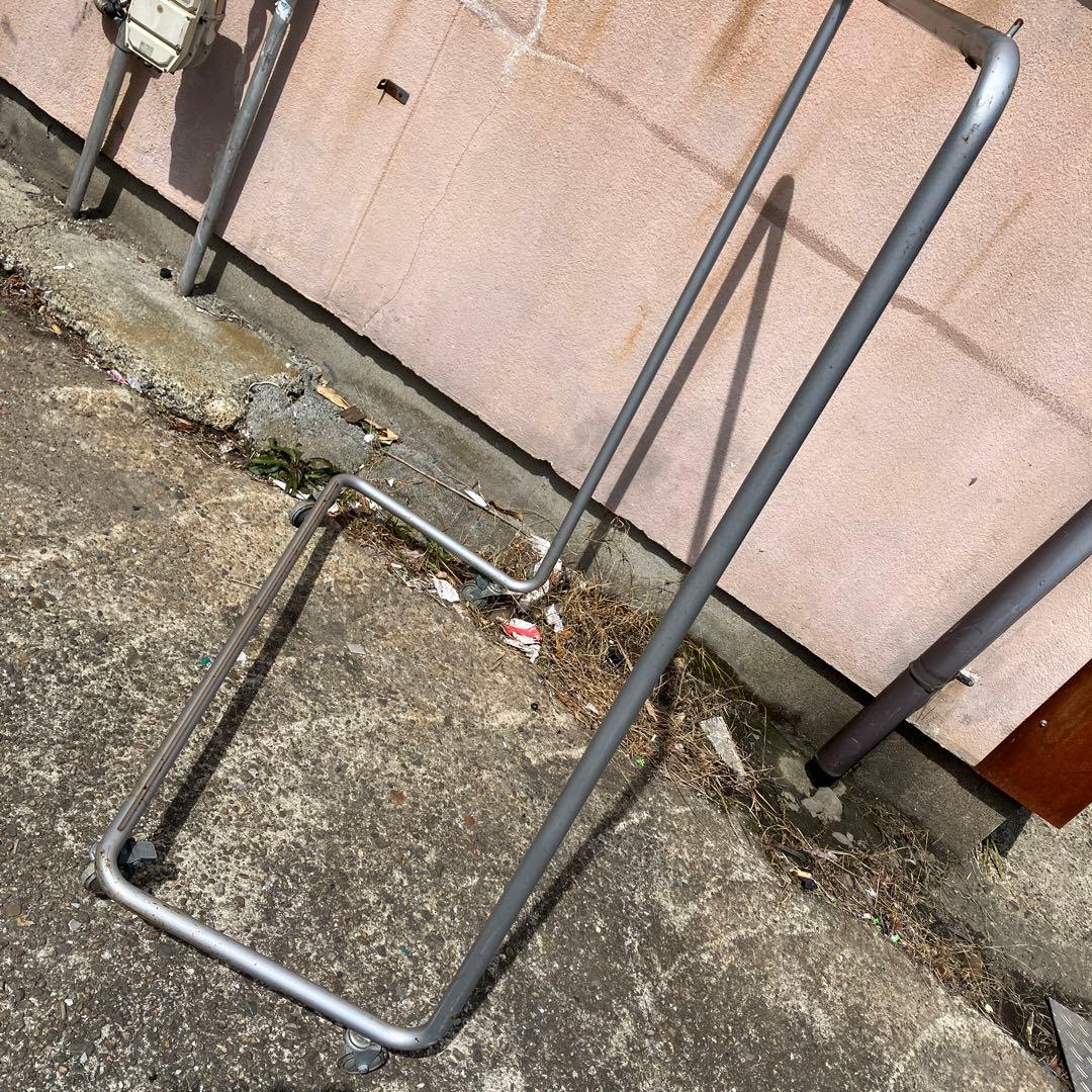 インダストリアル アイアン 鉄製 キャスター付き ハンガーラック 衣類掛け