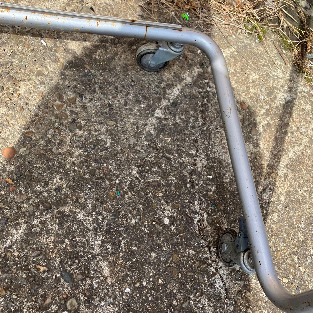 インダストリアル アイアン 鉄製 キャスター付き ハンガーラック 衣類掛け