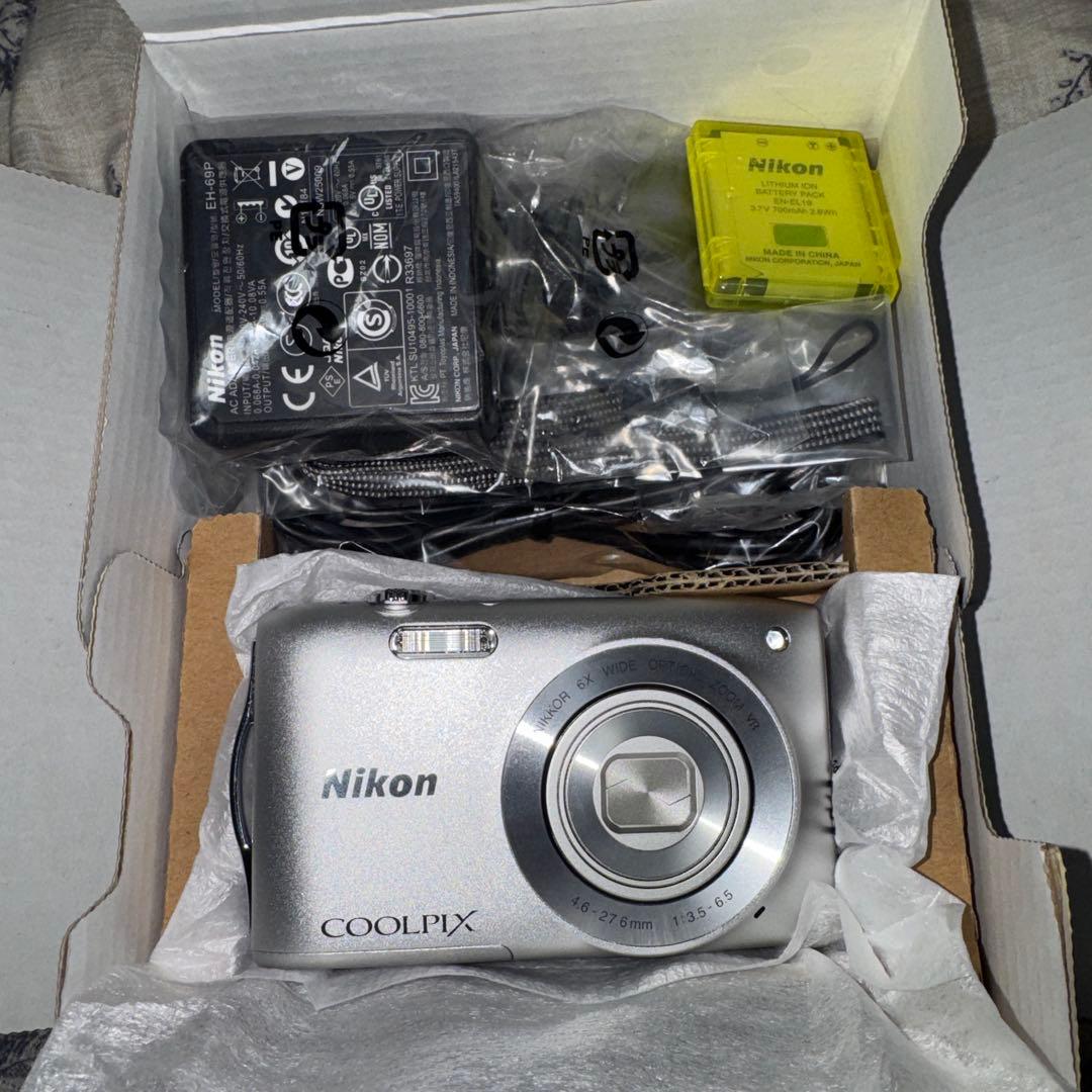 Nikon COOLPIX S3300 デジタルカメラ シルバー