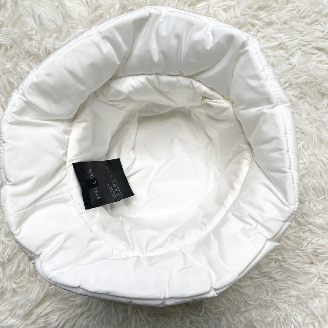 【美品】PRADA 三角 トライアングル ロゴ バケットハット ホワイト L