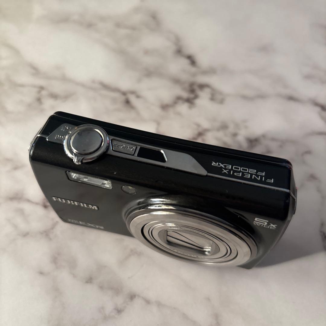 デジタルカメラ FUJIFILM FINEPIX F200EXR