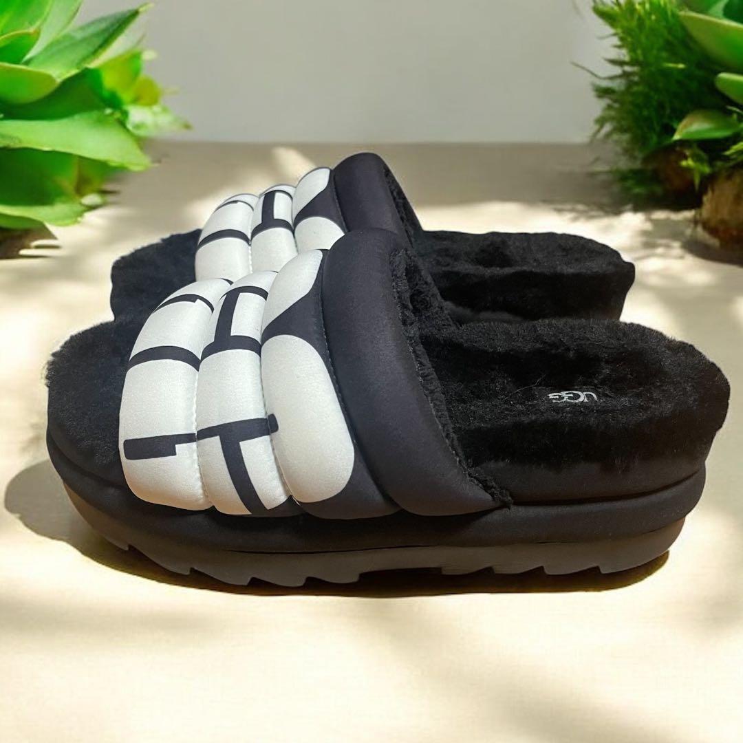 きぃーたぁん様UGG アグ Maxi Slide Logo サンダル 厚底 25