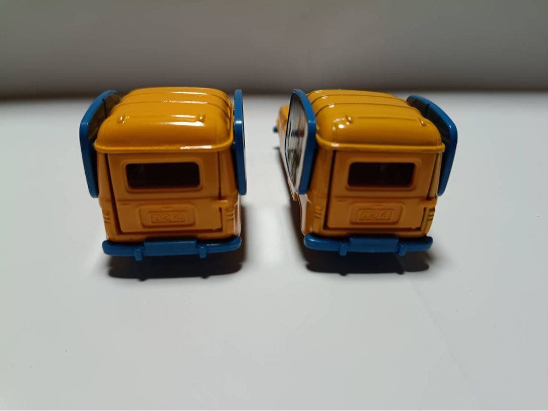 トミカ　外国車シリーズF12 ルノー4 フルゴネット　2個