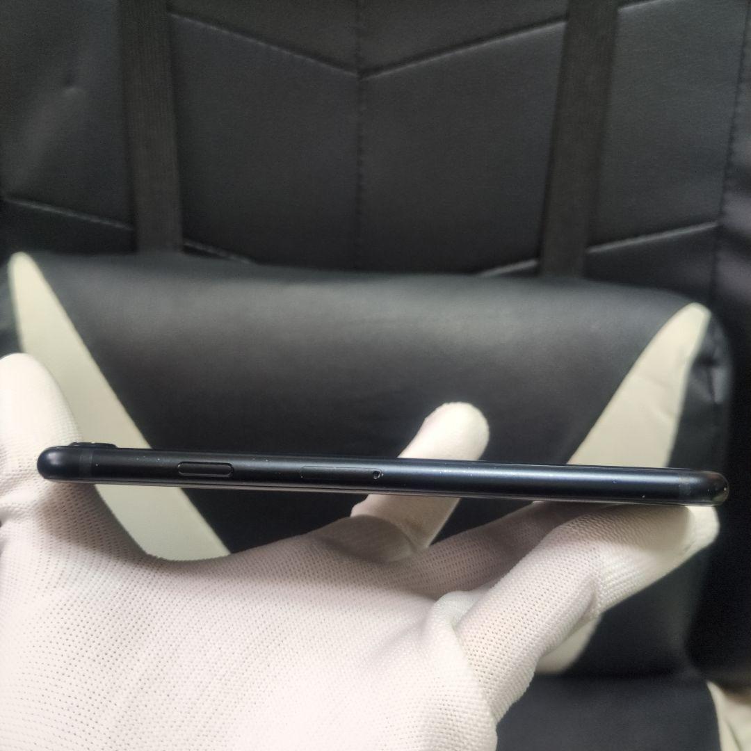 81　iPhone　SE 第3世代　128gb 黒　SIMフリー　se3