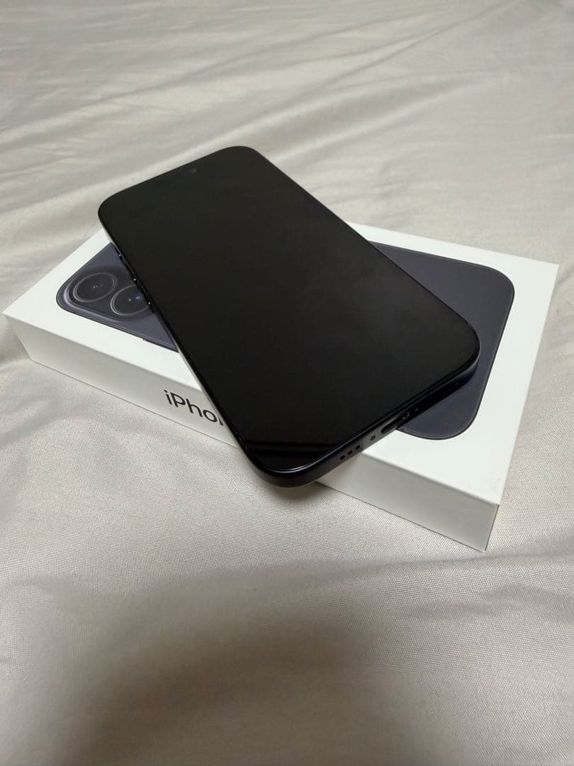 iPhone 16 256gb ブラック [だり柳]