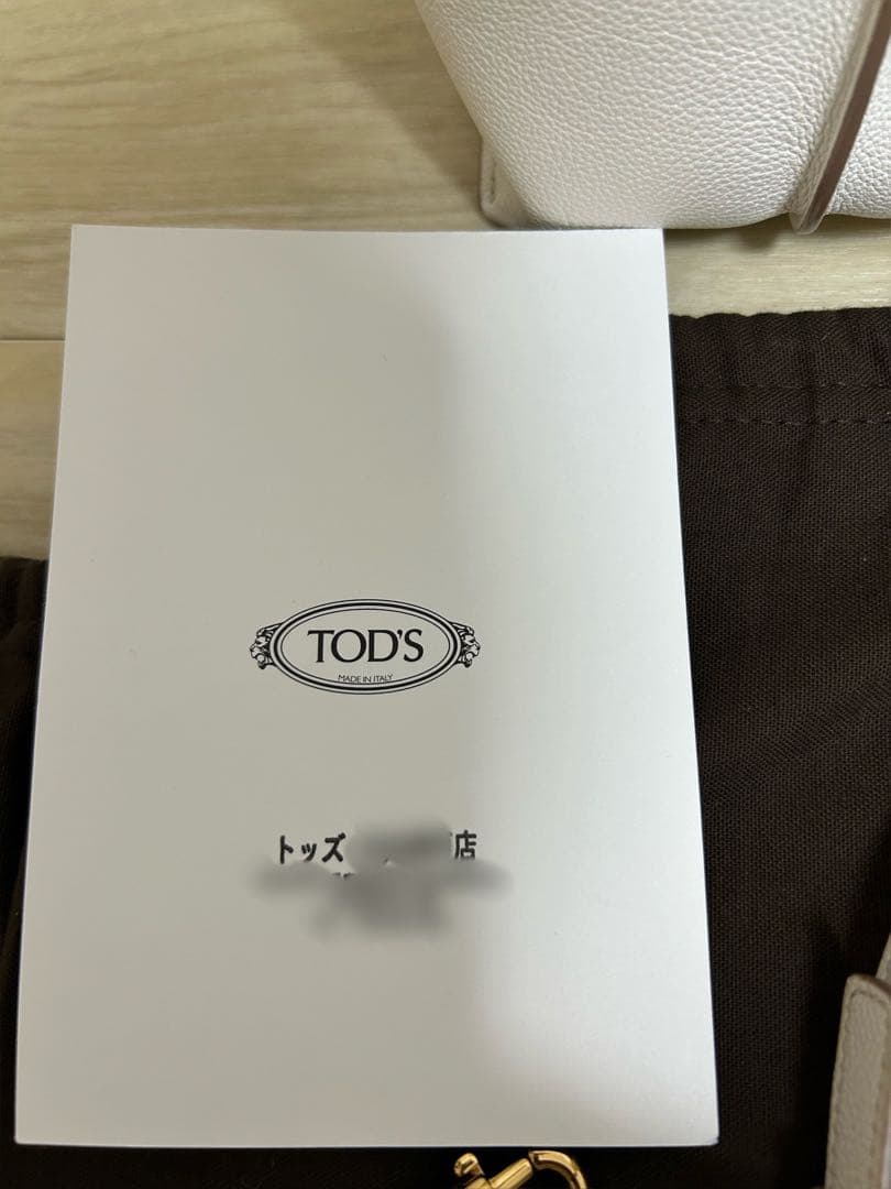 人気色 ホワイト　Tタイムレス　レザーショッピングバッグミニ　トッズ　Tod’s