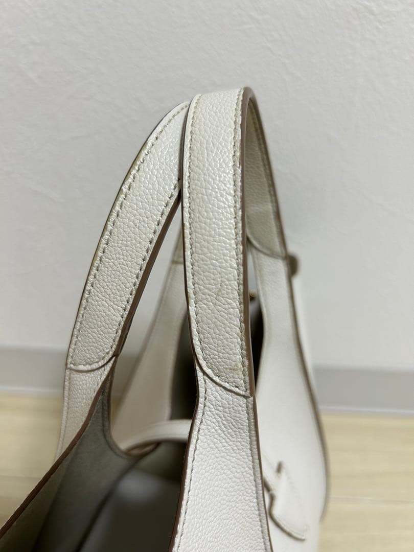 人気色 ホワイト　Tタイムレス　レザーショッピングバッグミニ　トッズ　Tod’s