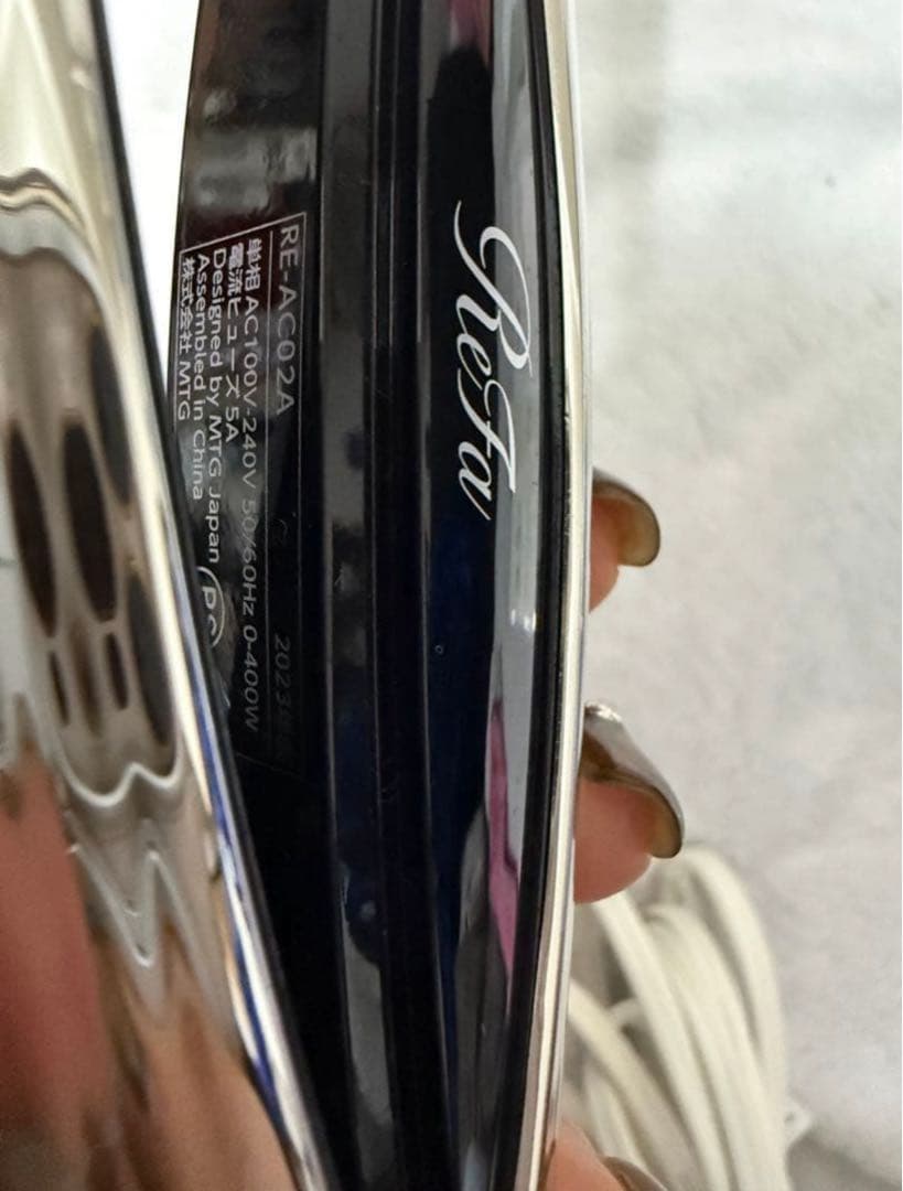 リファビューテックストレートアイロン　ホワイト