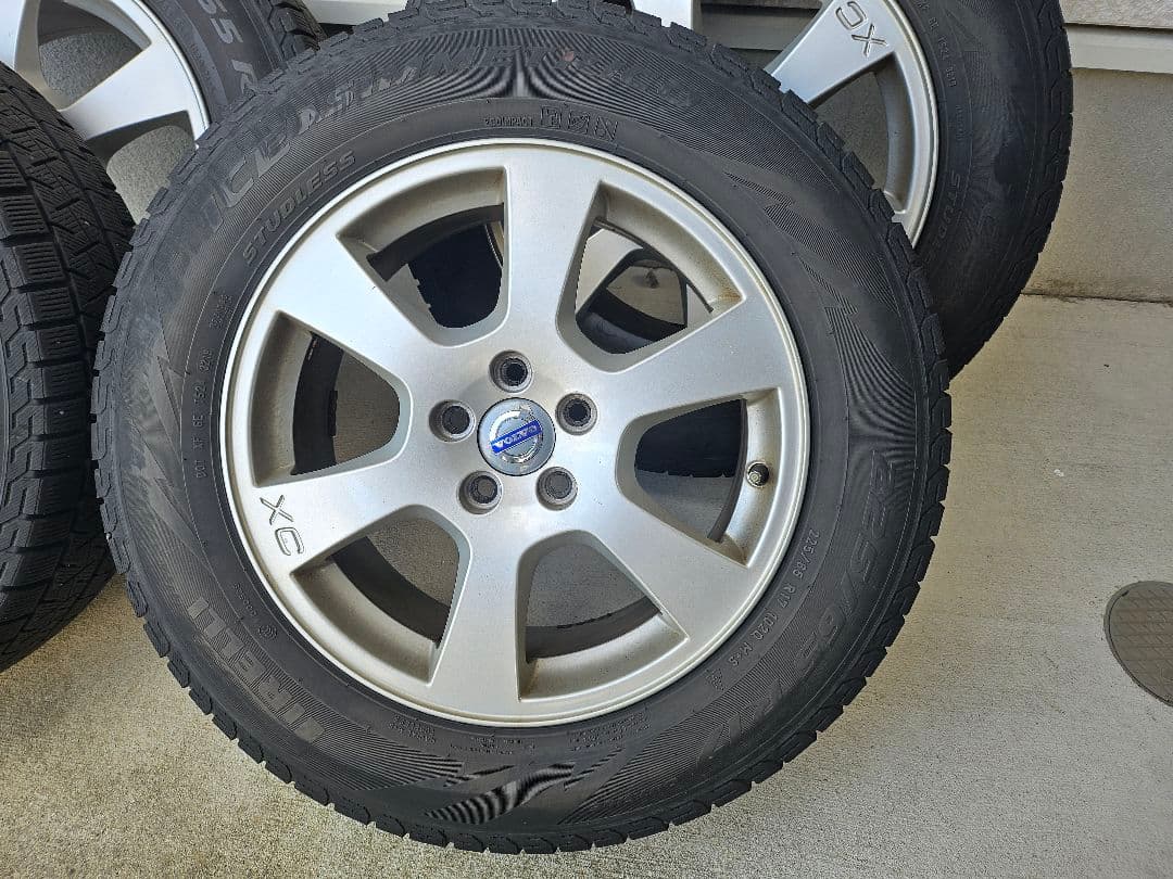 【送料込み】VOLVOボルボxc60純正スタッドレスタイヤホイールセット4本