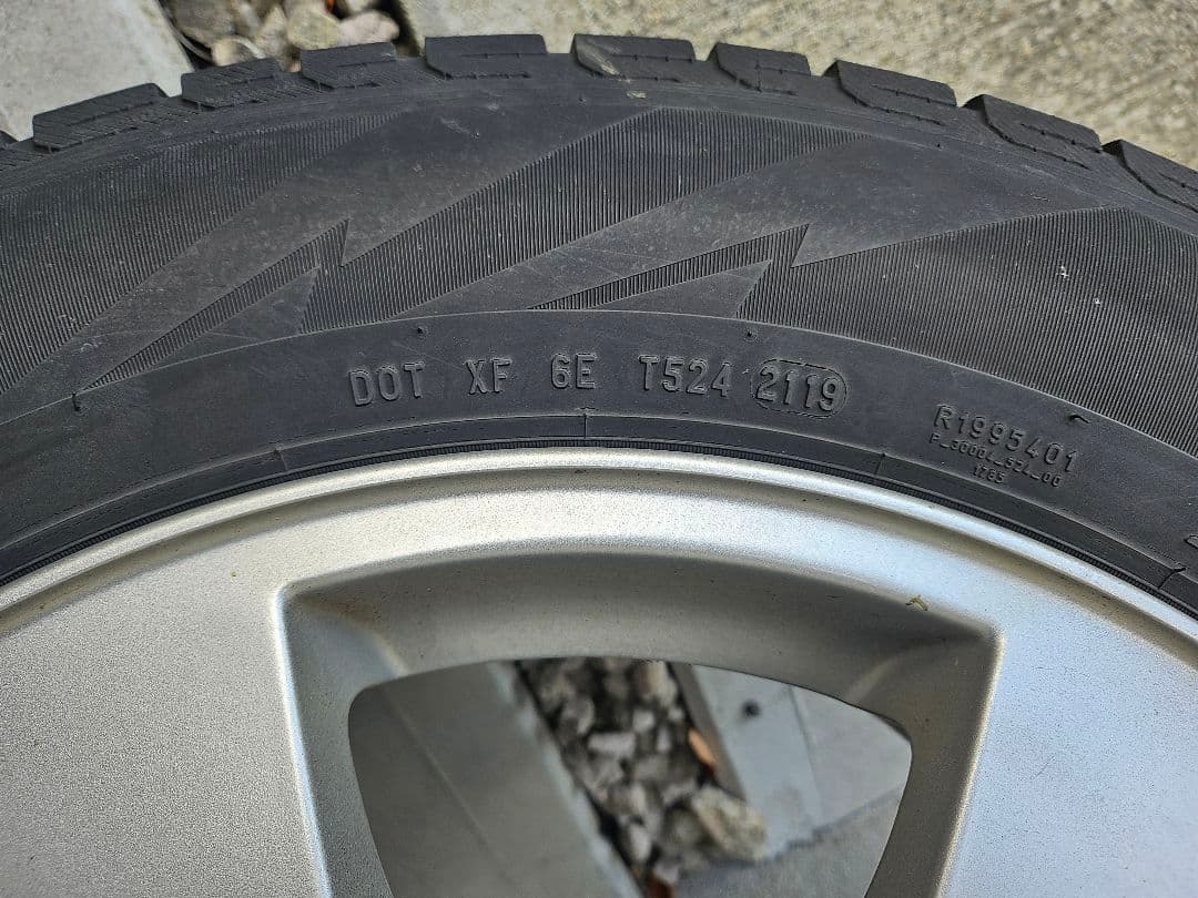 【送料込み】VOLVOボルボxc60純正スタッドレスタイヤホイールセット4本