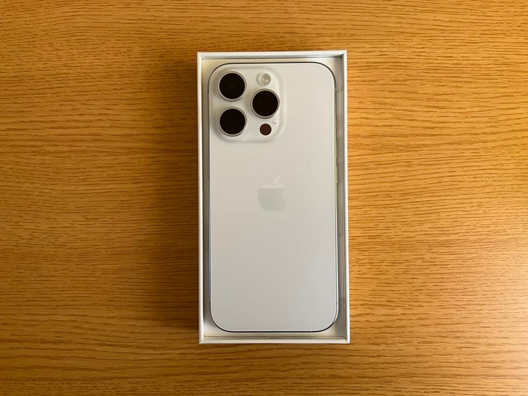 Apple iPhone16Pro 256GB ホワイトチタニウム 【おまけ付】