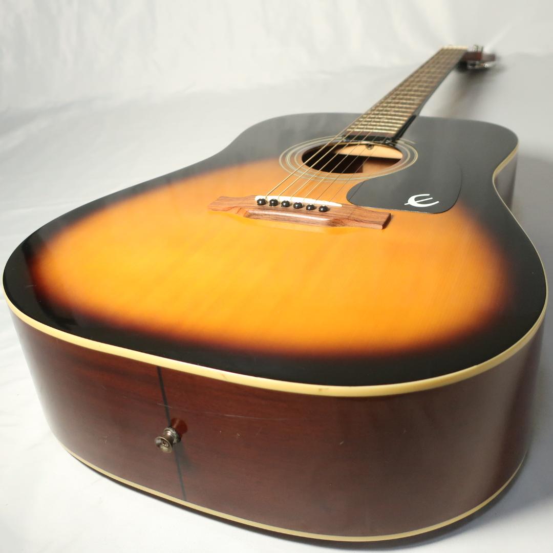 弦交換Epiphone DR-100/VS アコースティックギター 純正ケース付