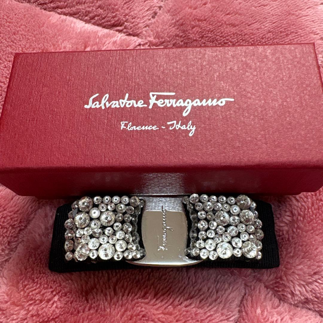 フェラガモ　ビジュー バレッタ