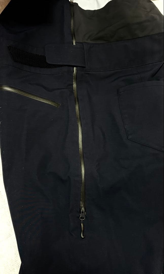 週末SALE！salomonサロモン★スノーウェアレディースL 黒×ベージュ