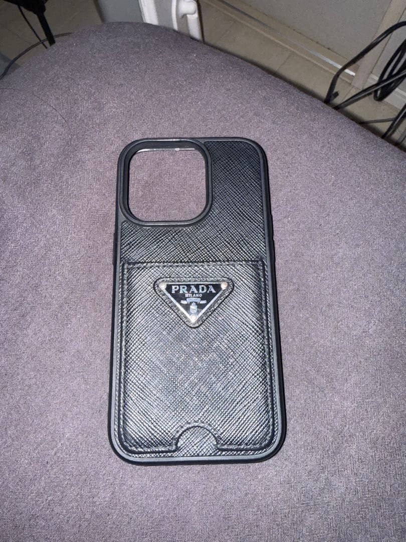 PRADA iPhone14プロケース 本物