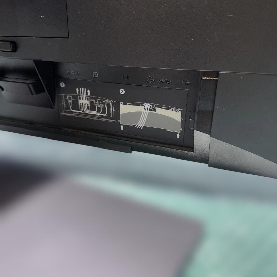 DELL P2418HT 23.8インチモニター　　ディスプレイ