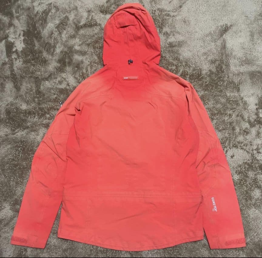 Peak Performance ピークパフォーマンス ジャケット Мサイズ