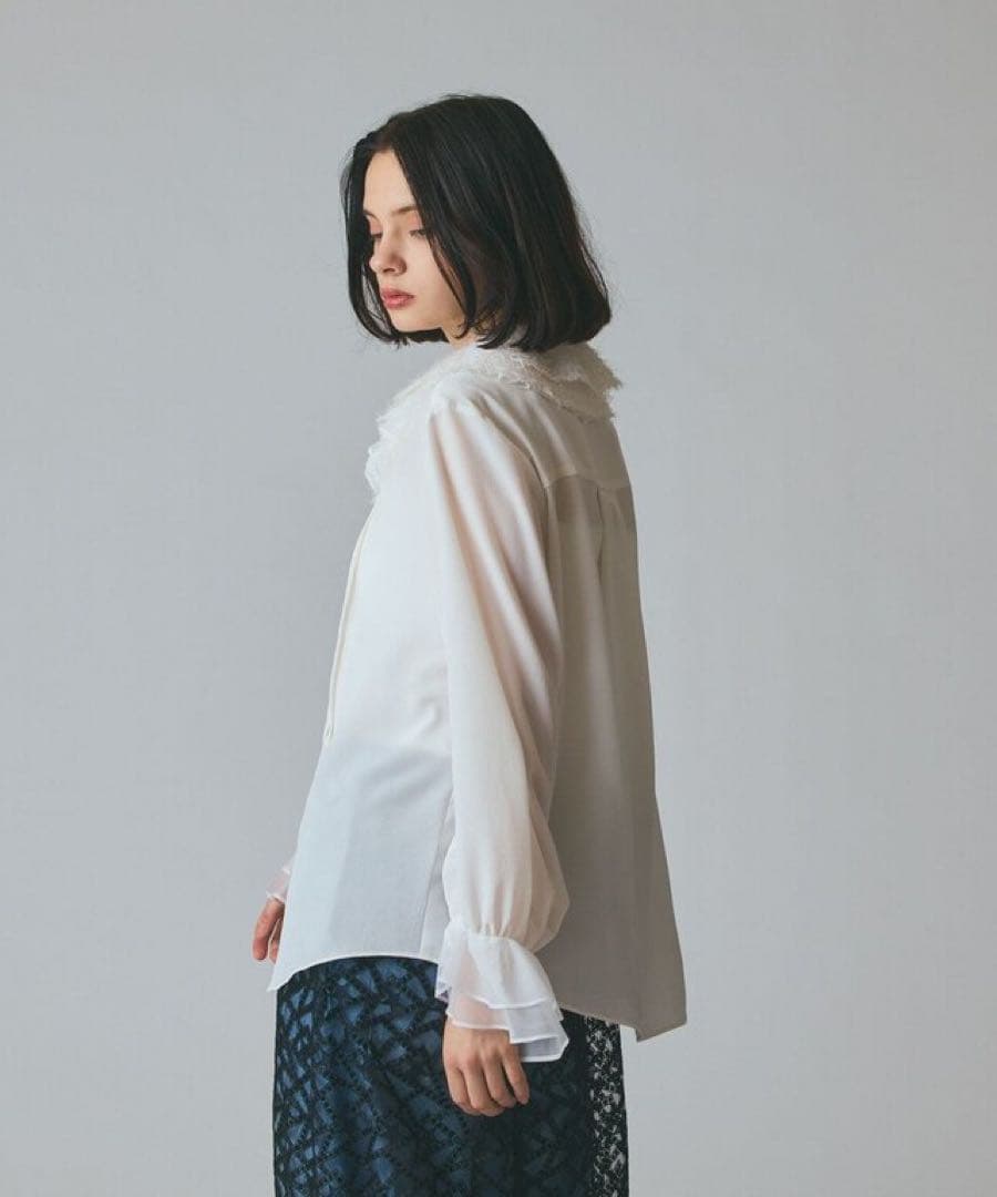 【ほぼ新品】グレースコンチネンタル　グレースクラス　フェザーチュールブラウス