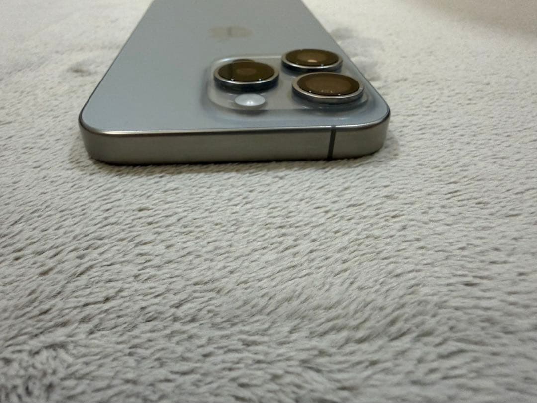 Apple iPhone 15 Pro ナチュラルチタニウム 256GB