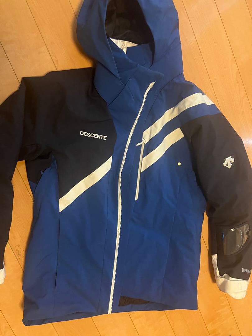 DESCENTE スキーウェア2021/2022年モデル 上下セットLサイズ