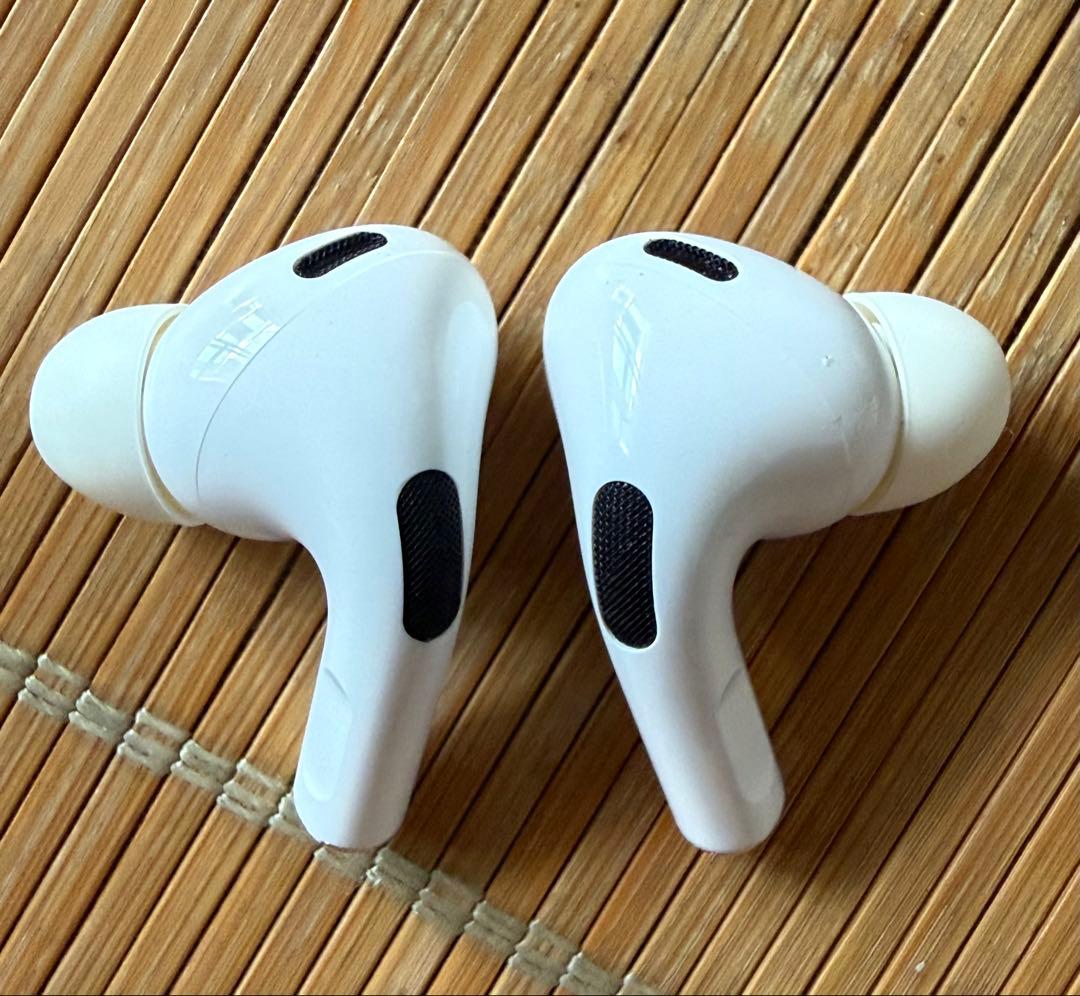 t*t様 [美品] AirPods Pro2 Lightning 本体