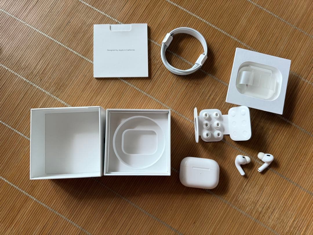t*t様 [美品] AirPods Pro2 Lightning 本体