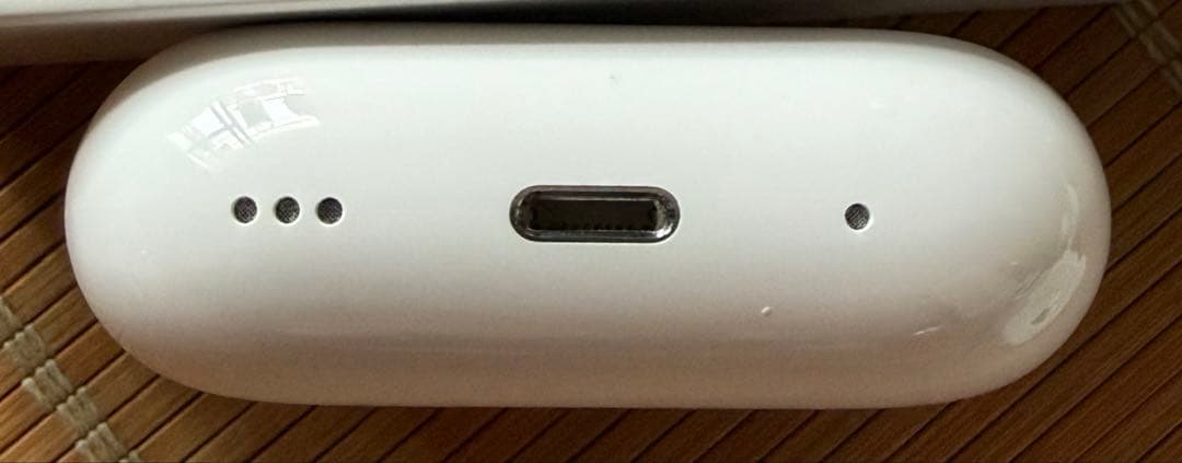 t*t様 [美品] AirPods Pro2 Lightning 本体