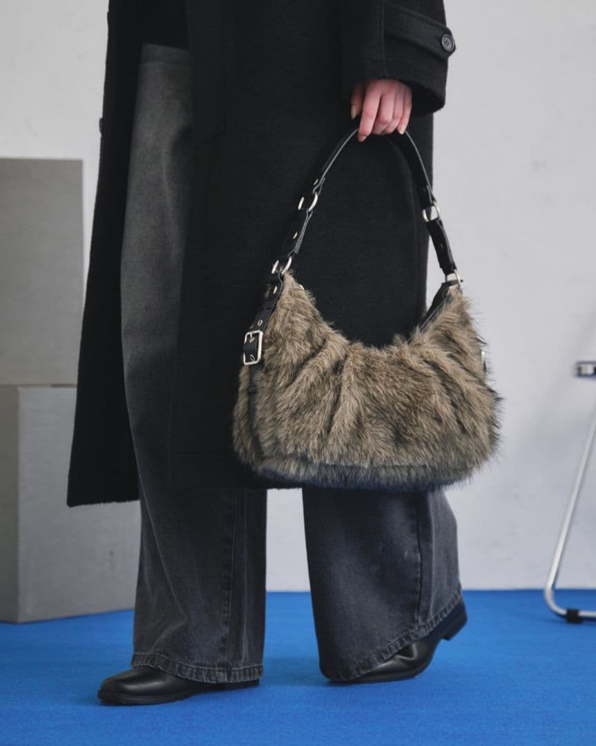 バッグ SIDE DESIGN TUCK HALF MOON BAG
