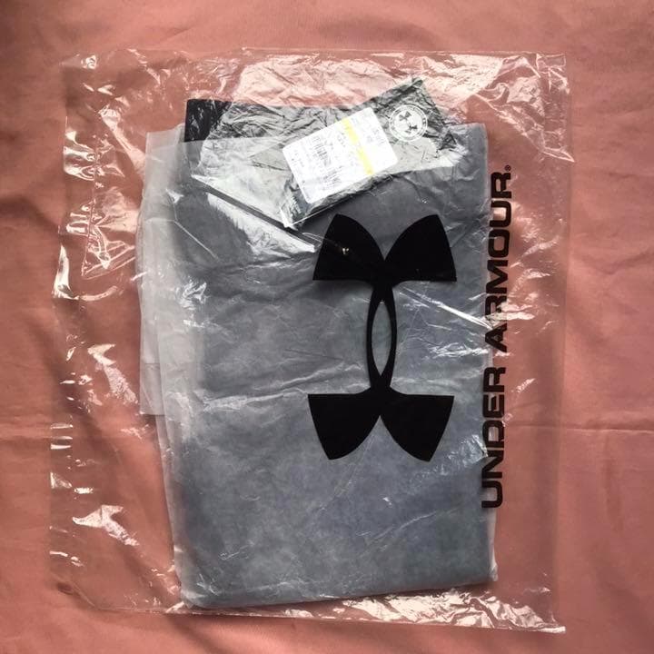 新品 Mサイズ グレー アンダーアーマー スーパーベースレギングス
