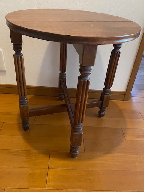 可愛いバタフライテーブル　折りたたみサイドテーブル　コーヒーテーブル