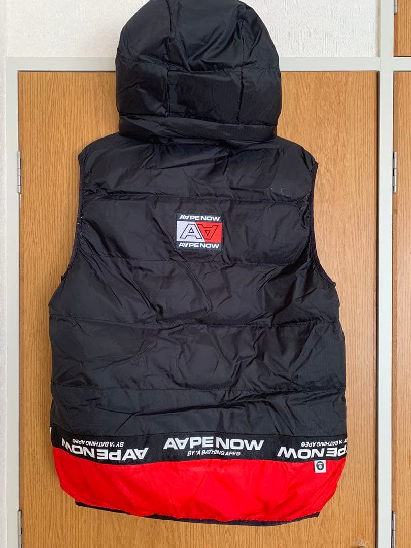 エイプ フード付きリバーシブルダウンベスト 黒 赤迷彩　ＸＬ
