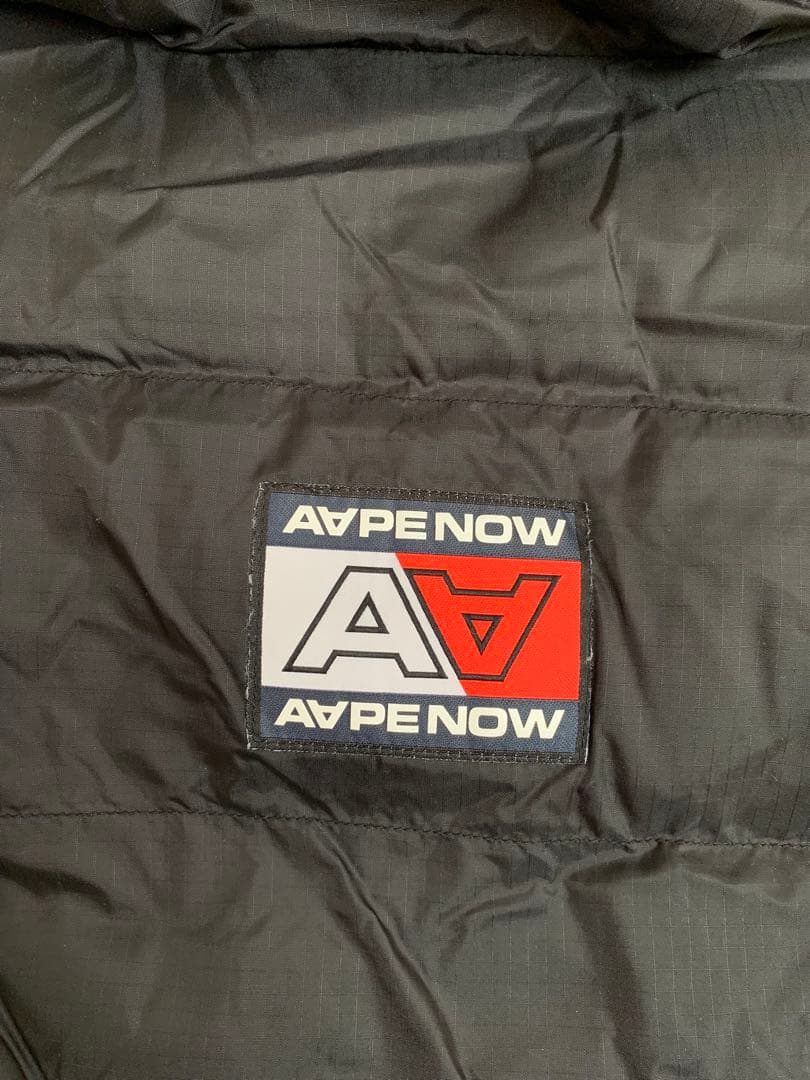 エイプ フード付きリバーシブルダウンベスト 黒 赤迷彩　ＸＬ
