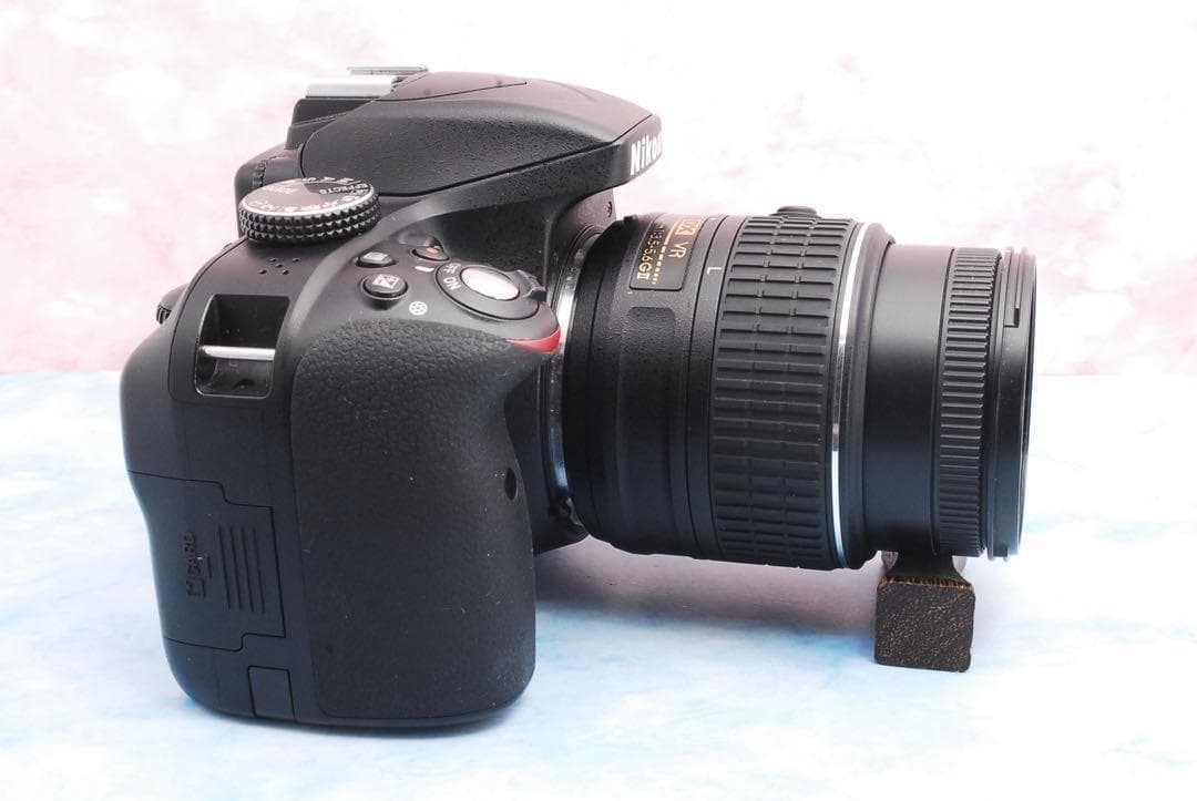 ニコン D3300❣️美品＆S数少❣️一眼レフカメラ❣️手ぶれ補正レンズ