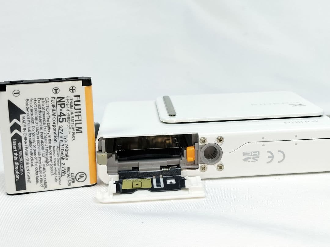 【動確/良品】FUJIFILM FinePix Z300 ホワイトカラー