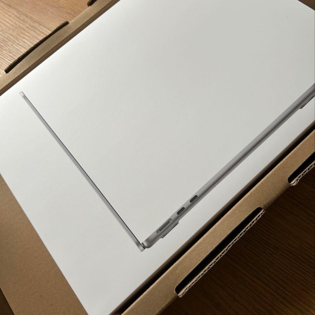 MacBook本体 MacBook Air M2 2022 8GB/256GB