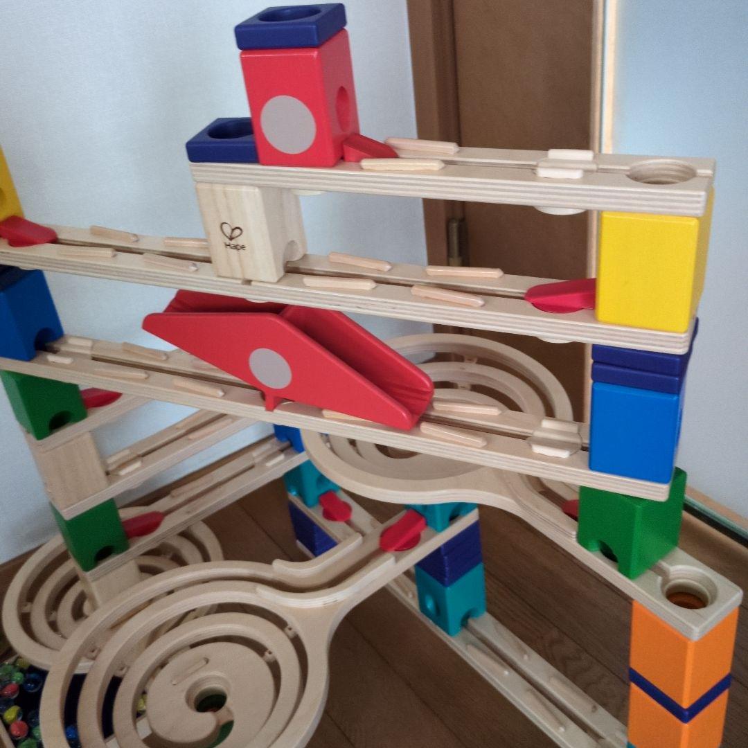 クアドリラ ツイスト&レールセット ボールキャッチャー2個付き