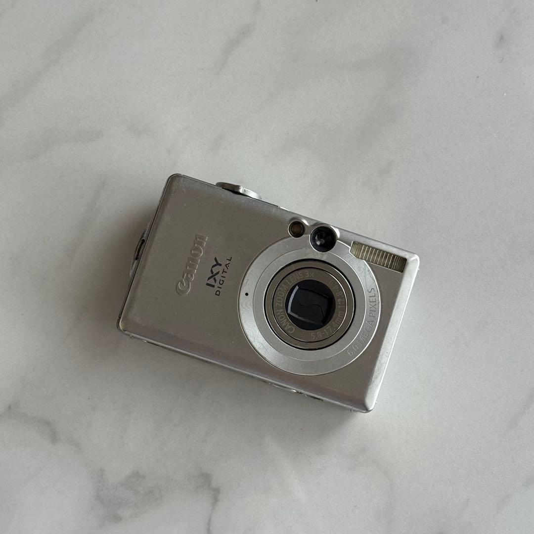 〔即日発送可〕Canon IXY DIGITAL 10 シルバー