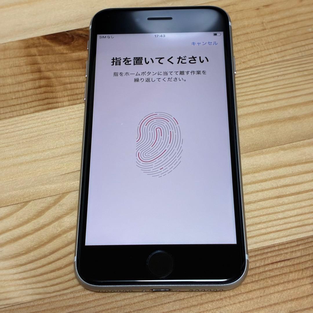 じ*い様 バッテリー新品　iPhoneSE第3世代64GB SIMフリー　美品