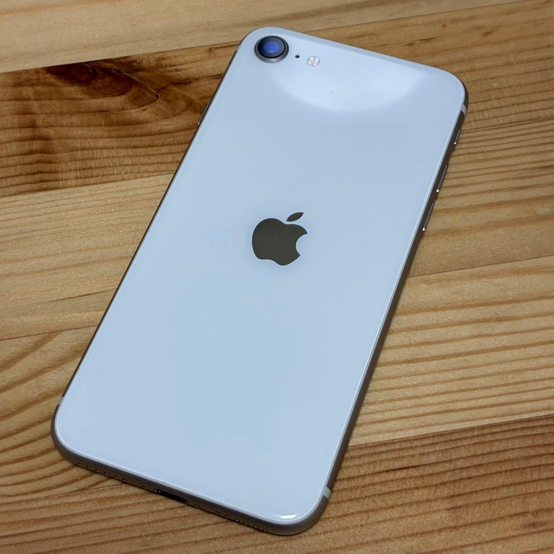 じ*い様 バッテリー新品　iPhoneSE第3世代64GB SIMフリー　美品